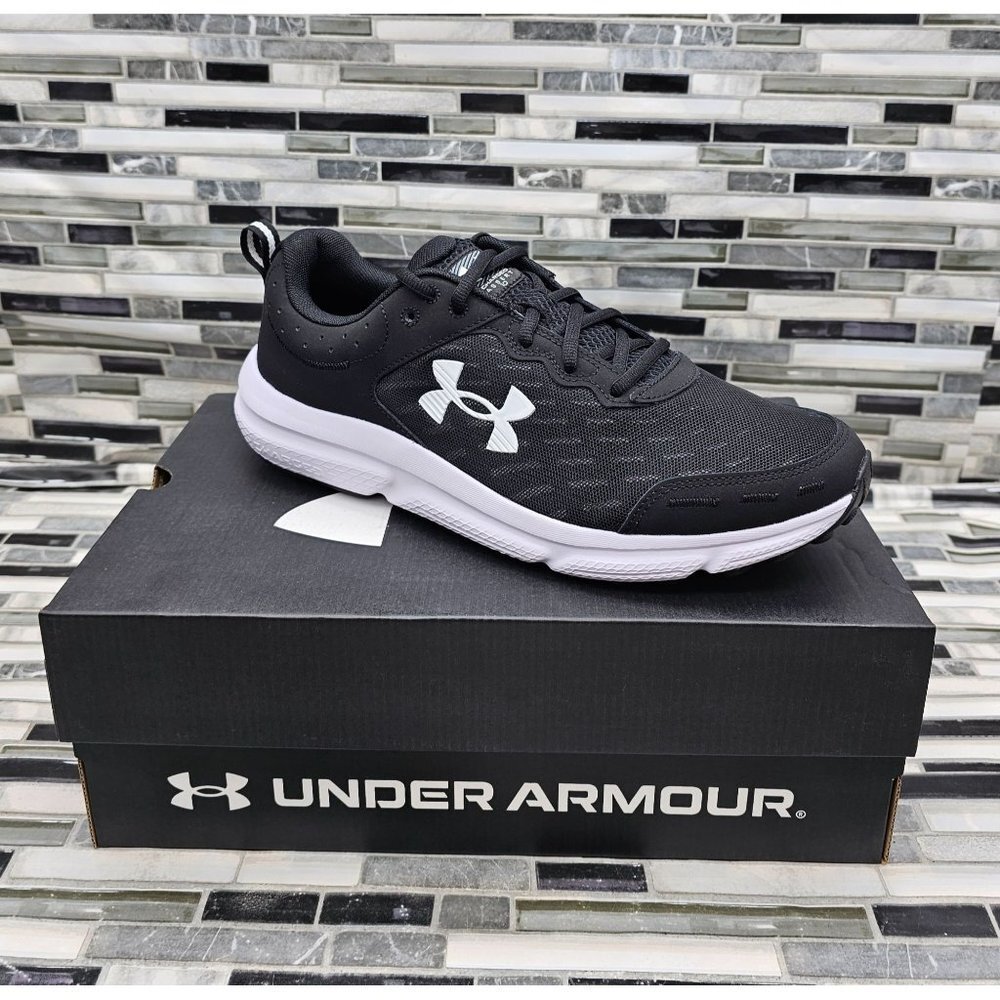 Under Armour Charged Assert 10 Black Men's Running Shoes Size 11 4E